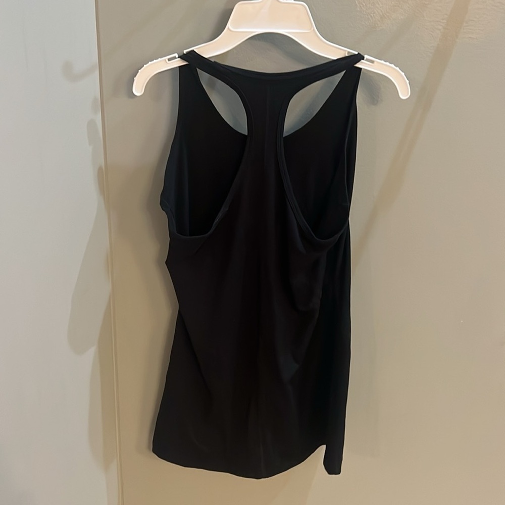 Women’s Nike Tanktop - Picture 2 of 3
